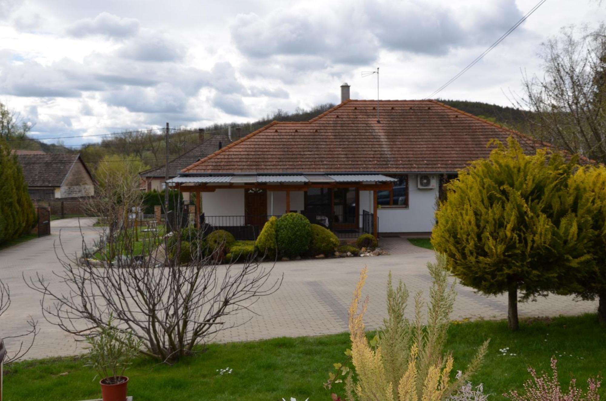 Kerekerdo Vendeghaz Hotel Kisszékely Exterior photo